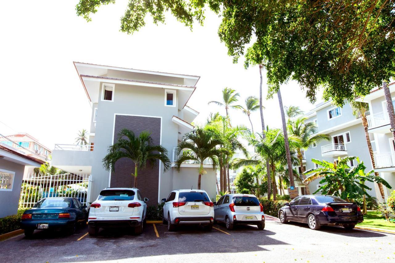 Tropicana Suites Deluxe Beach Club & Pool - Playa Los Corales Punta Cana Dış mekan fotoğraf