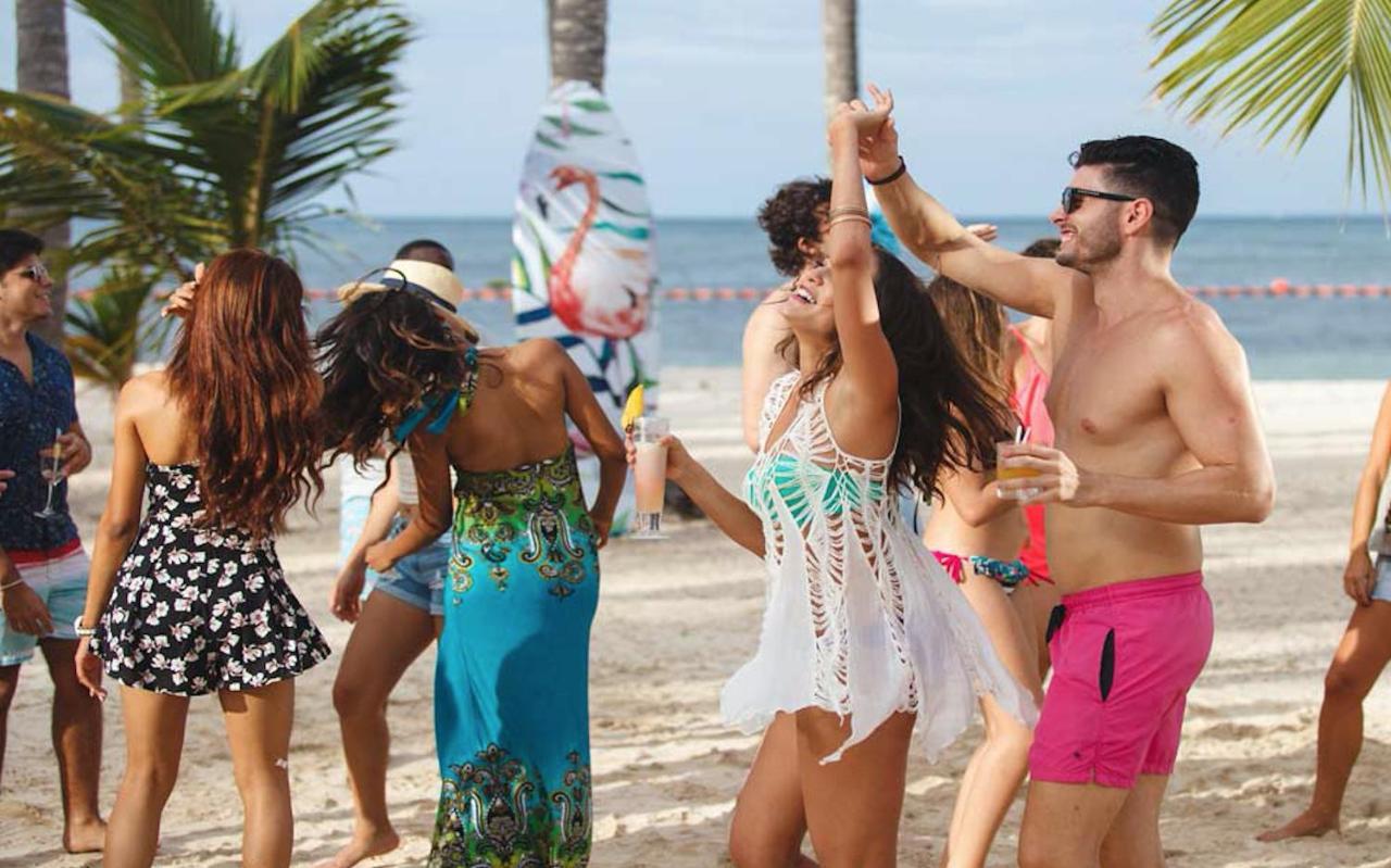 Tropicana Suites Deluxe Beach Club & Pool - Playa Los Corales Punta Cana Dış mekan fotoğraf